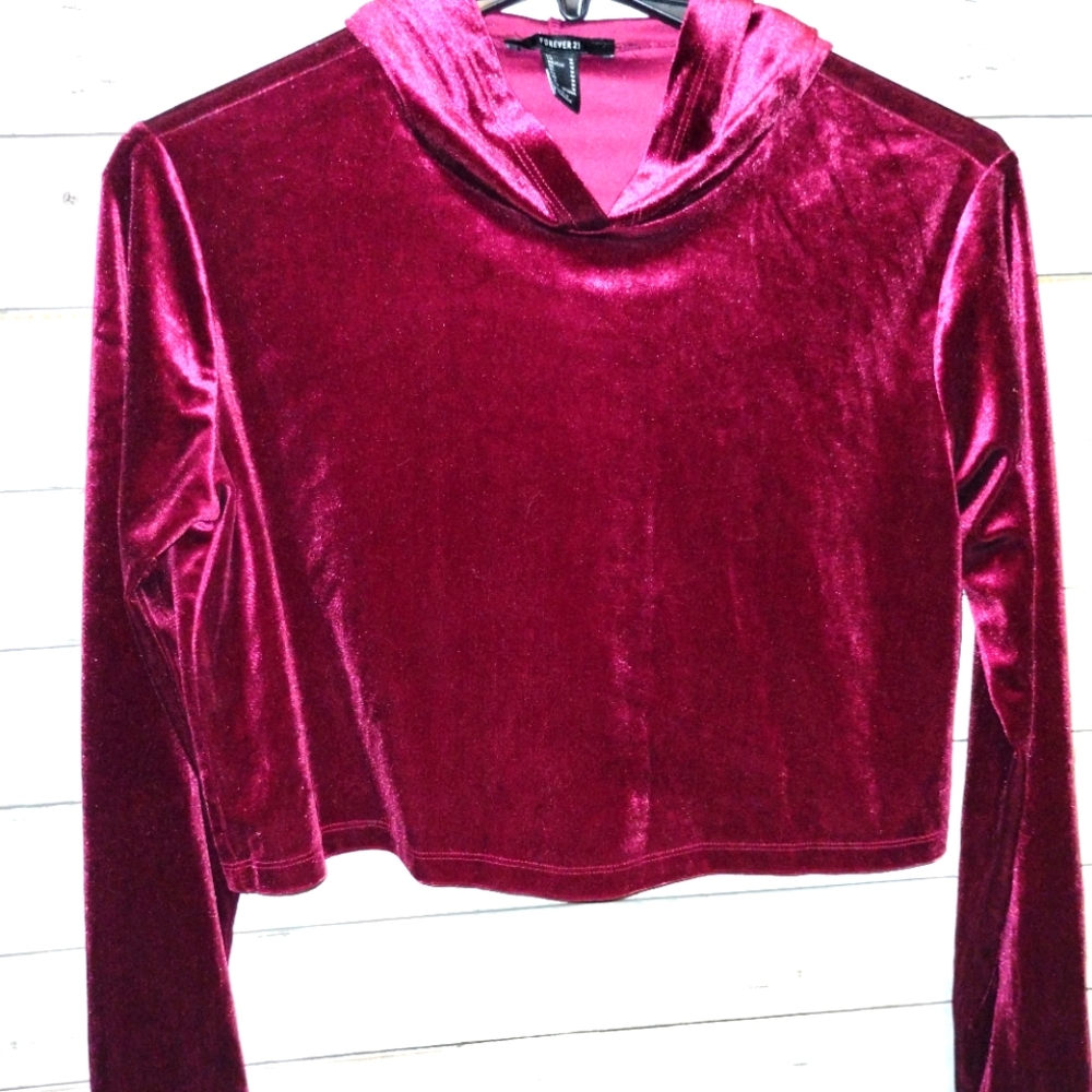 Forever 21 medium velvet fuchsia crop hoodie